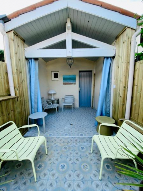 Charming house close to the Plage des Huttes